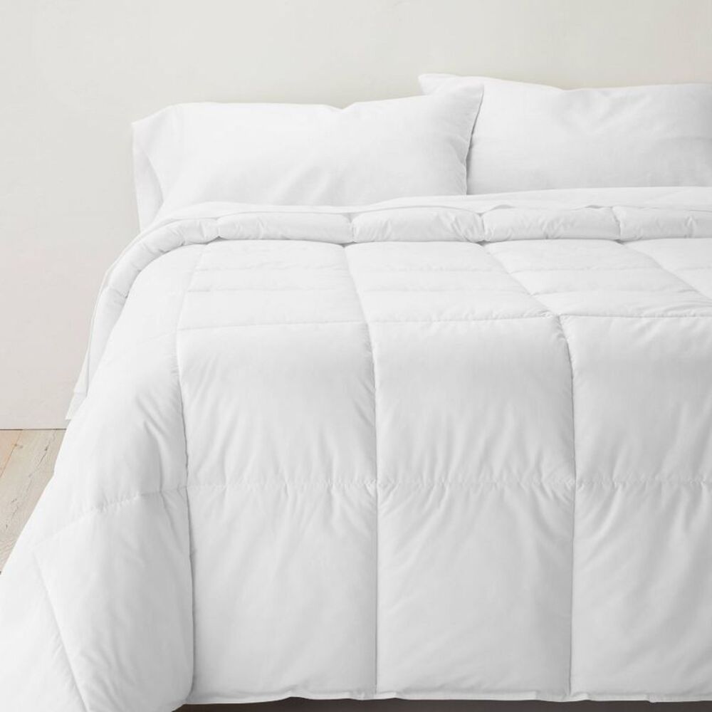 Full/Queen All-Season Hypoallergenic Down Alternative Comforter - White